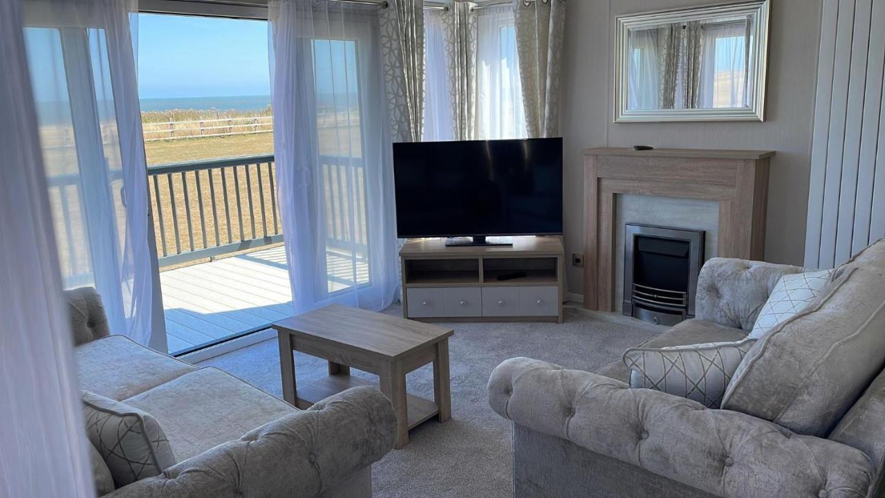 Stunning Caravan With Full Sea Views At Broadland Sands In Suffolk Ref 20236Bs Hopton on Sea Exterior photo